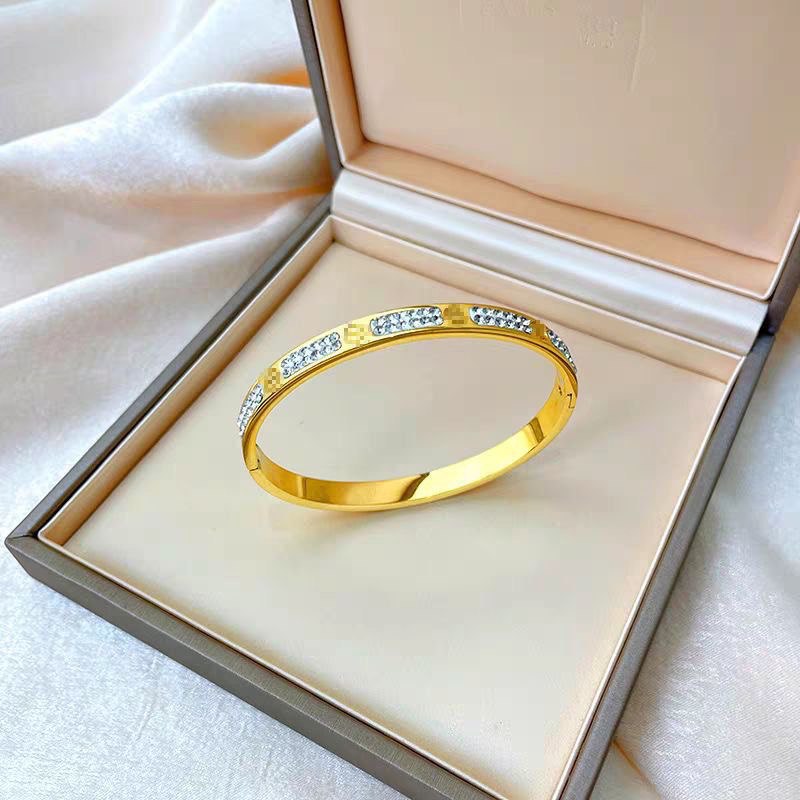 Bangle أساور